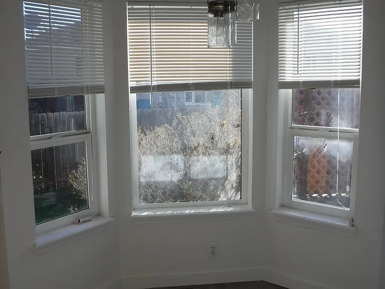2716 W Villard St — Photo 11