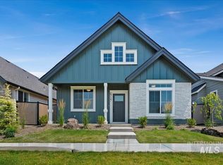 6727 W Los Flores Dr, Meridian, ID 83646