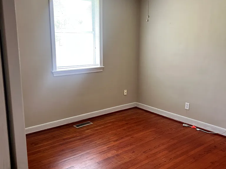 411 Carol St — Photo 12