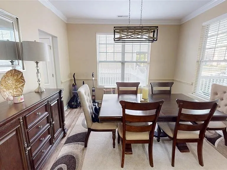 225 W Gilbert St — Photo 2