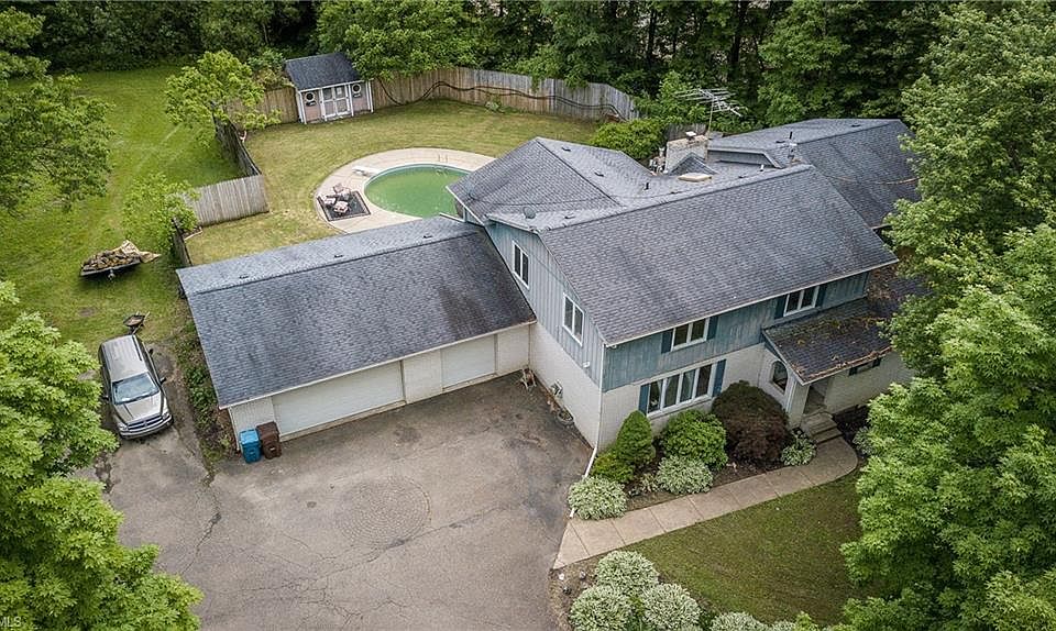 1116 W Nimisila Rd, New Franklin, OH 44216 Zillow