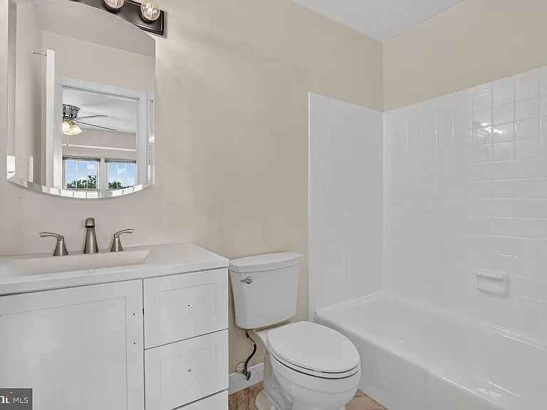 9457 Jenerio Ct — Photo 18