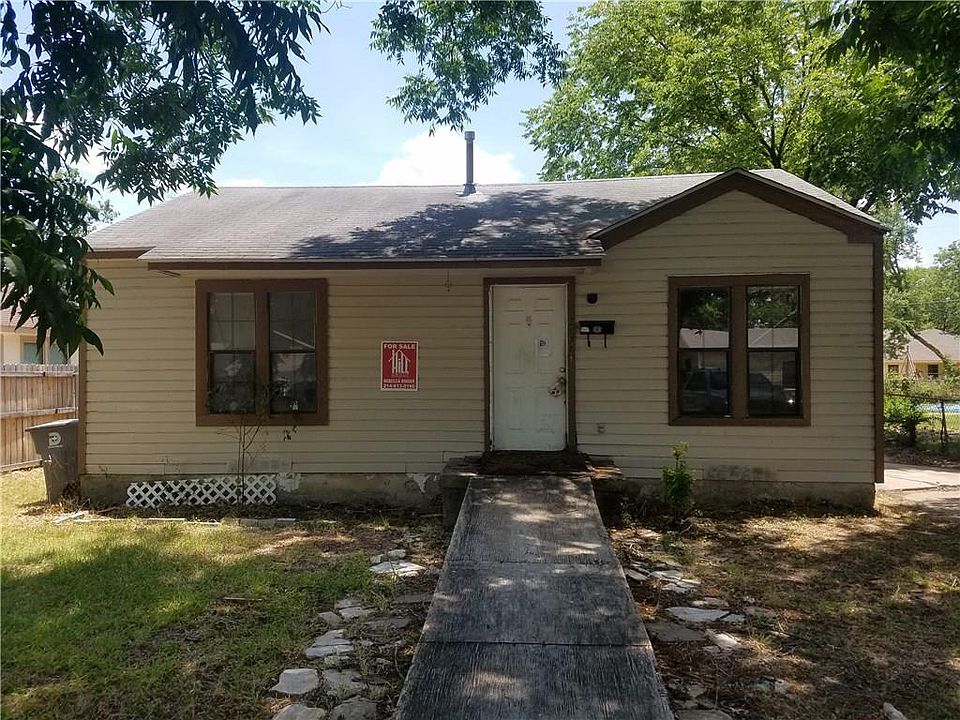 1st image of 2738 Moffatt Ave
