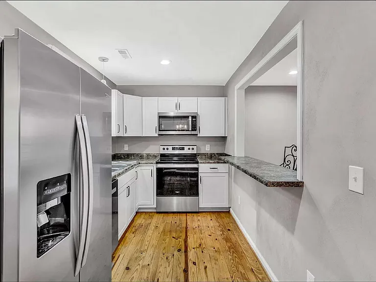 1423 Varnell Ave NE — Photo 4