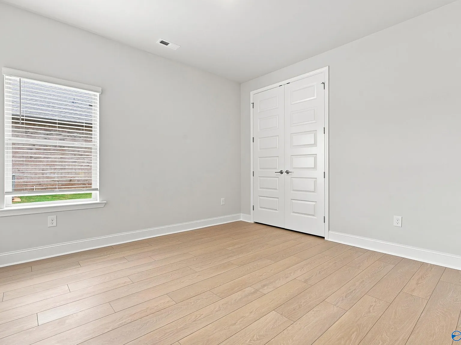 4 bed, 2.5 bath, 2503 sqft, $2,590 — Photo 4