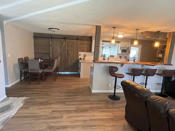 701 Hillcrest Dr, Scottsbluff, NE 69361