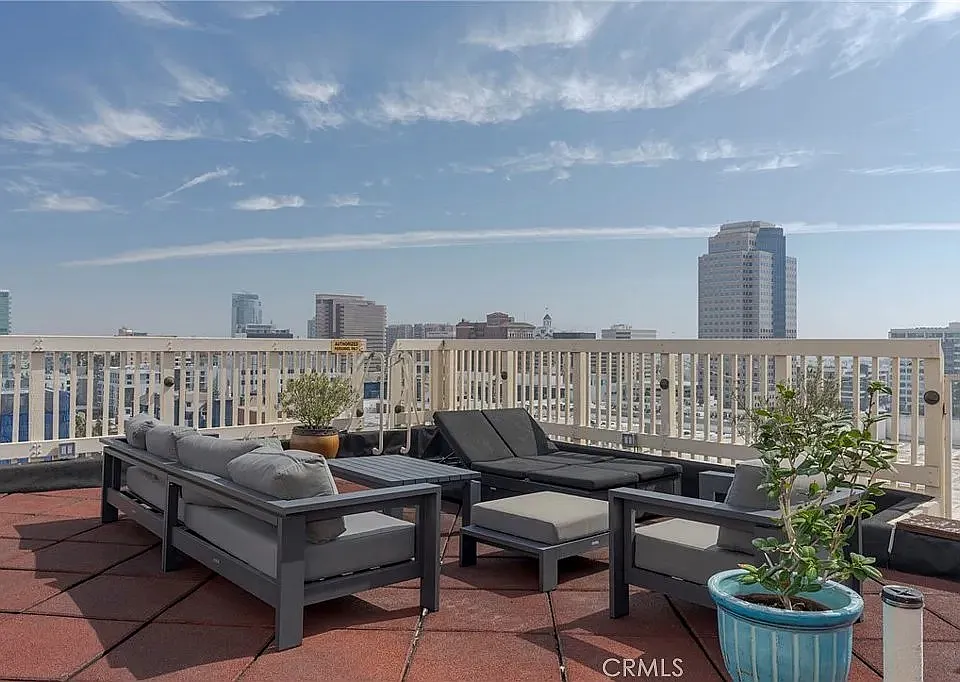 315 W 3rd St #602