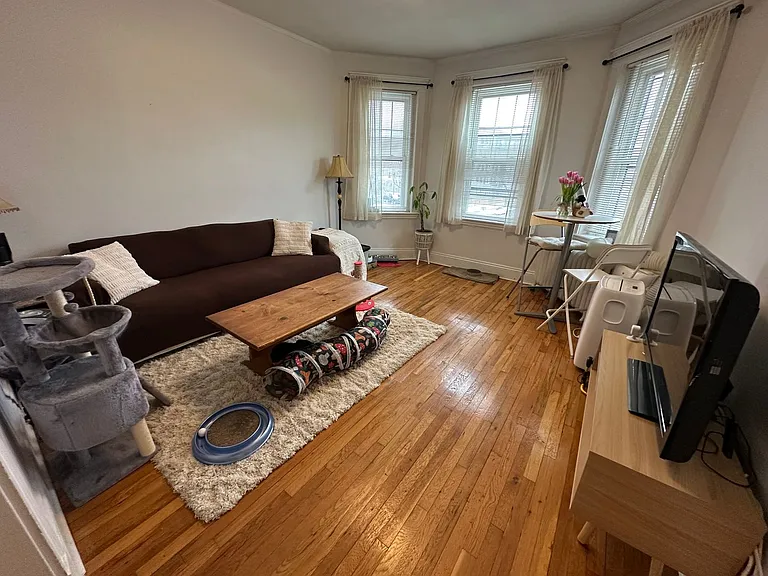 1572 Commonwealth Ave #11 — Photo 2