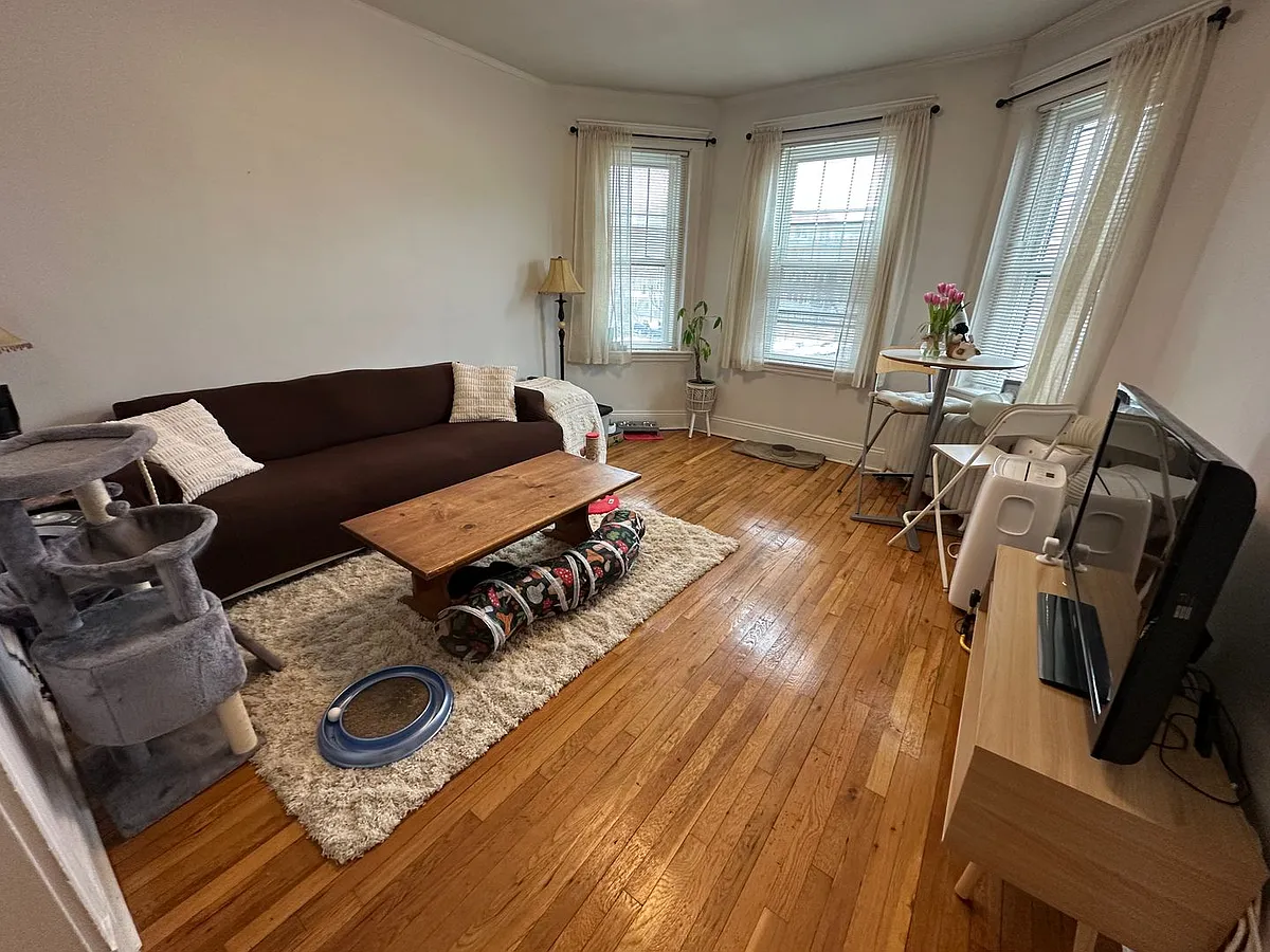 Building Photo - 1572 Commonwealth Ave #11