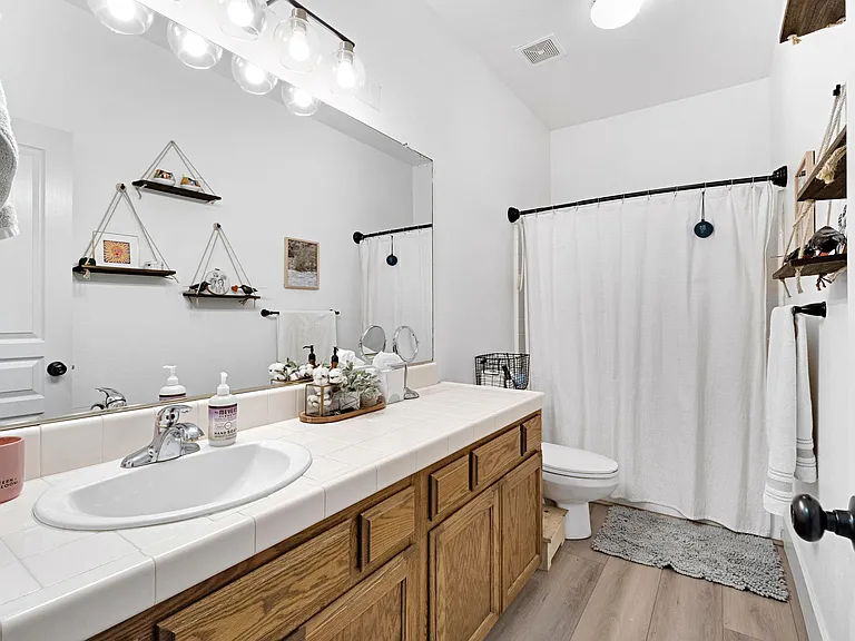 5921 W Babcock Ave — Photo 9