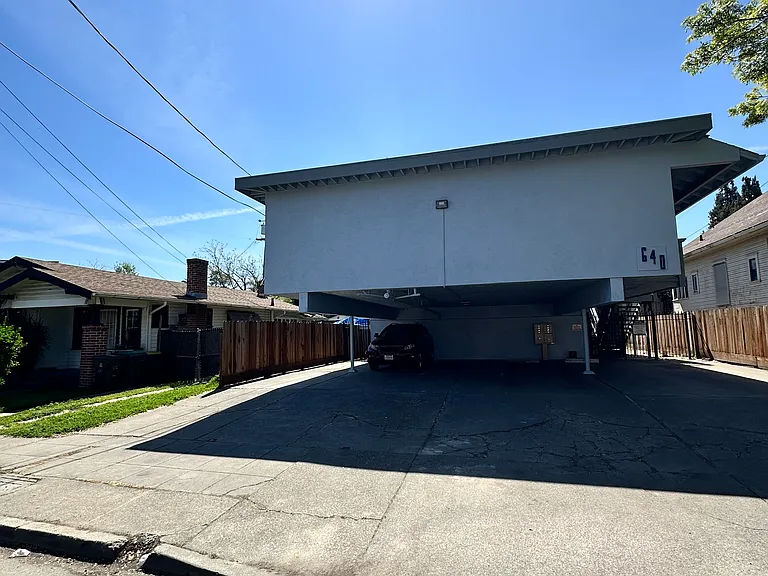 640 W Park St #E — Photo 11