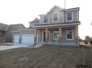 18625 Mason St, Elkhorn, NE 68022