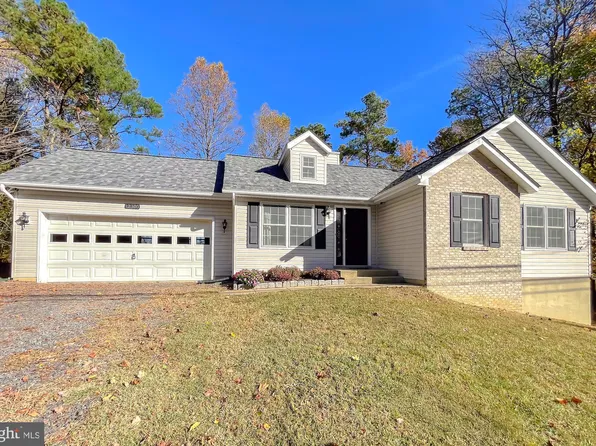 12305 Catalina Dr, Lusby, MD 20657