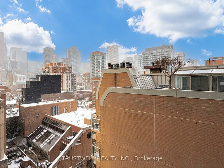 158 Front St E #1004 — Photo 11
