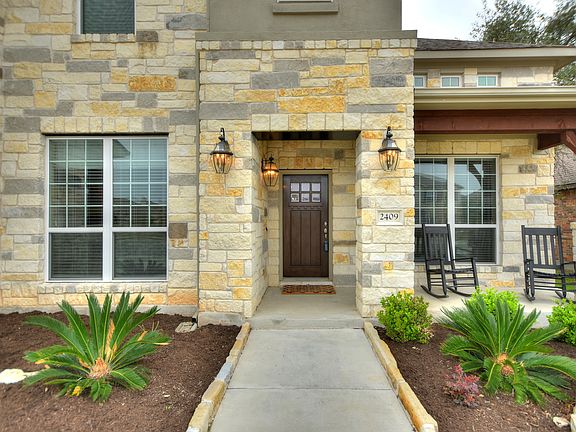 4th image of 2409 Berkshire Way