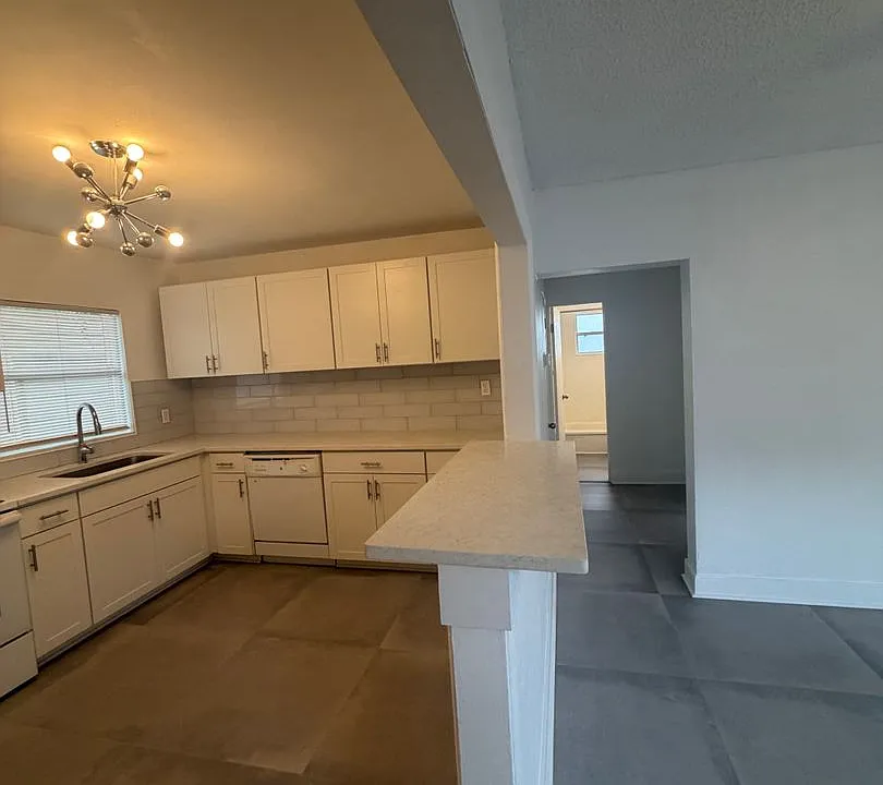 70 W Muriel St