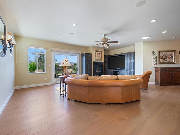 5th image of 2688 Summer Hill Ct
