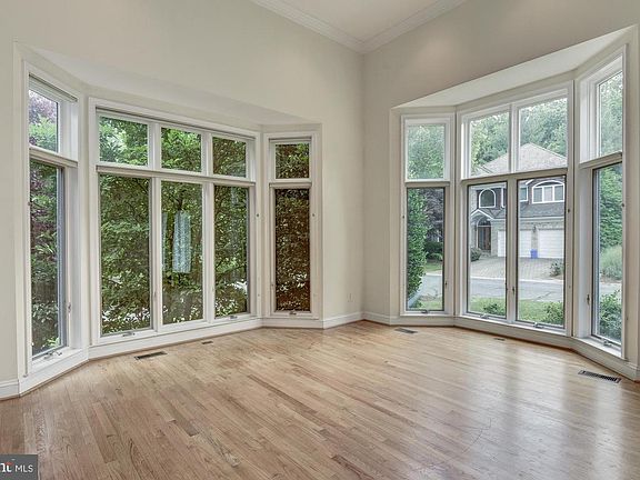 4th image of 5509 Thornbush Ct