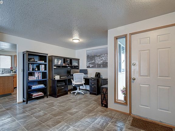 2nd image of 414 NE 160th Ave