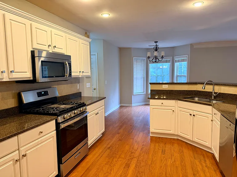 10150 Lauren Hall Ct — Photo 2