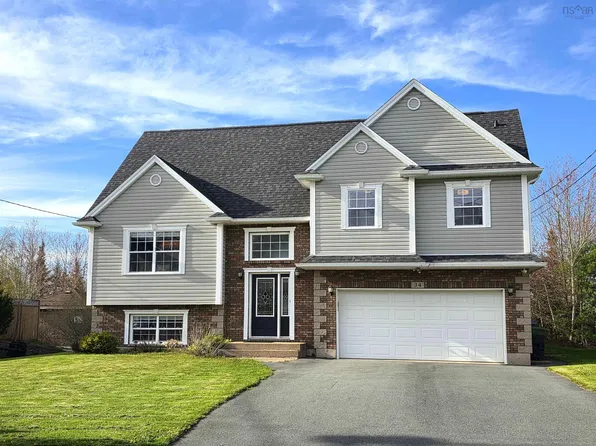 34 Lakeridge Cres, Halifax, NS B2V 2V2