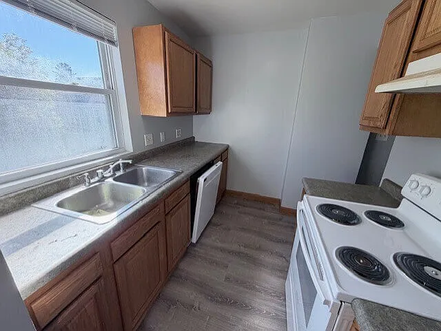 3 bed, $1,800 — Photo 2