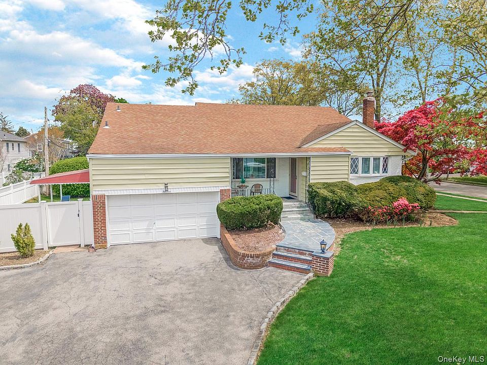 1st image of 14 Greentree Circle