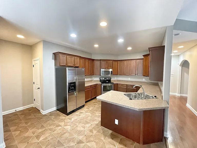 1320 Vantage Ct — Photo 7