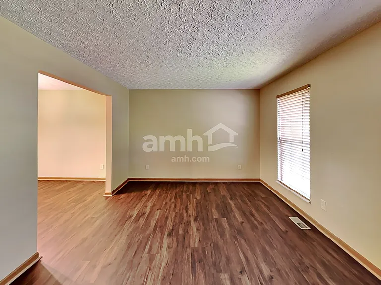 206 Aaron Ct — Photo 8