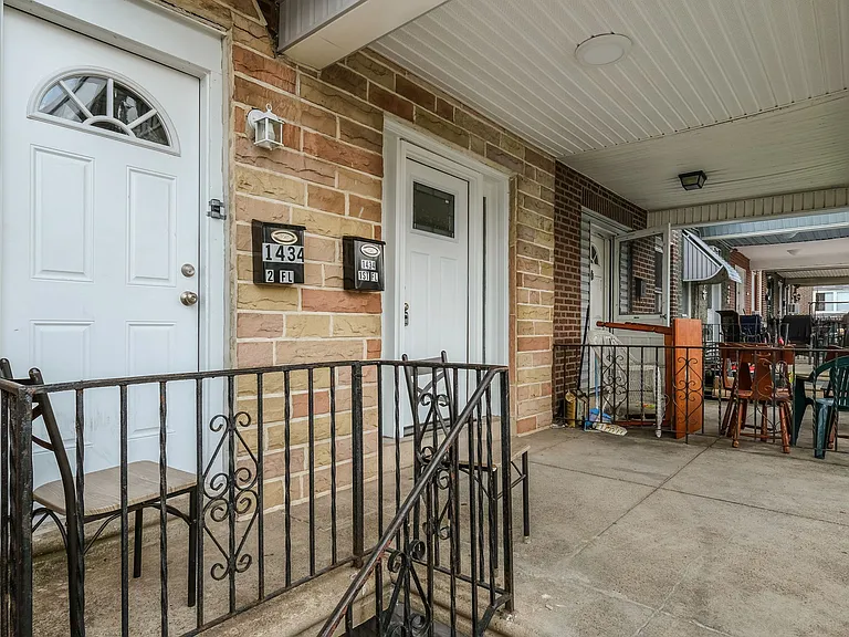 1434 E Lycoming St #2 — Photo 3
