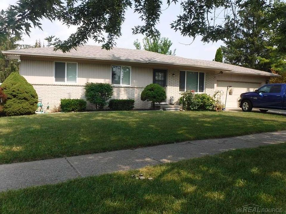 1st image of 18585 Matthew Dr