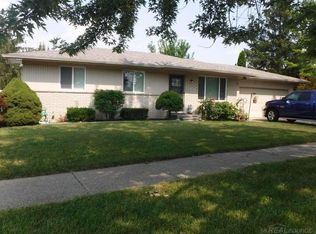 18585 Matthew Dr, Clinton Township, MI 48035