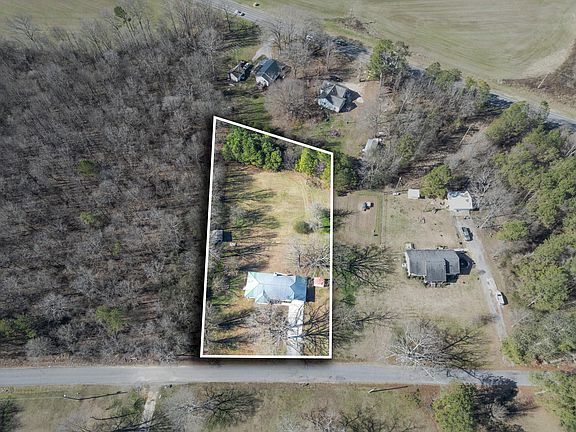 4th image of 2237 County Road 685 Rd