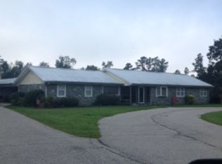 C D Walker Rd, Carriere, MS 39426