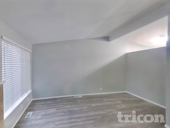 3rd image of 6515 193rd Ave E