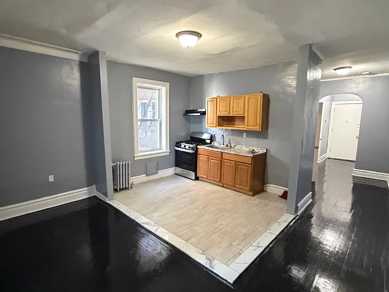 1615 Maple Ave #304 — Photo 2