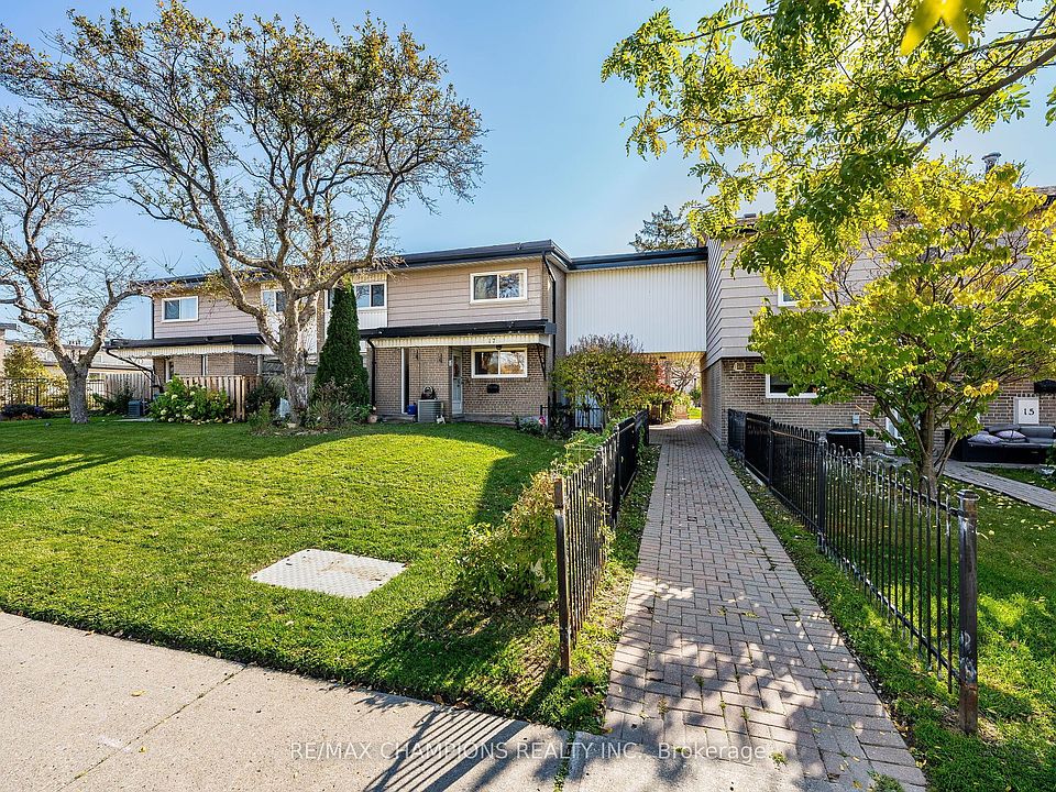1st image of 925 Bayly St #17