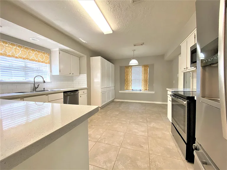 12303 Longfellow Dr — Photo 10
