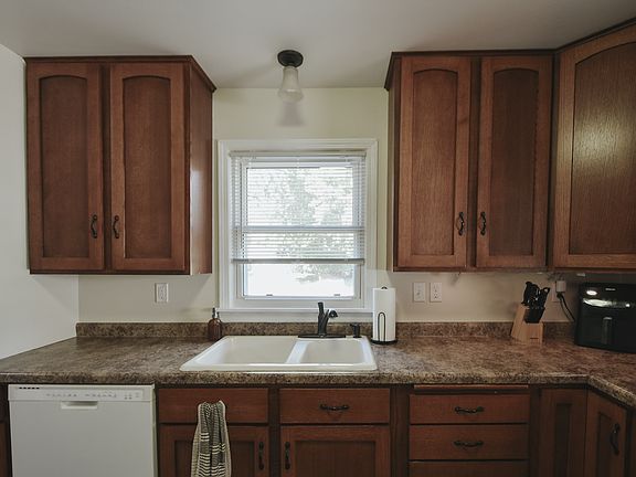 3rd image of 1616 Greenwood St