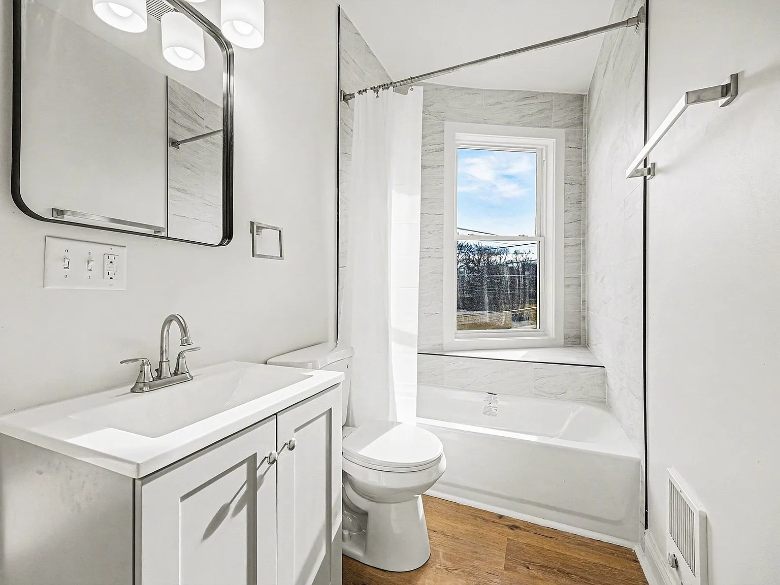 Studio, $795 — Photo 4