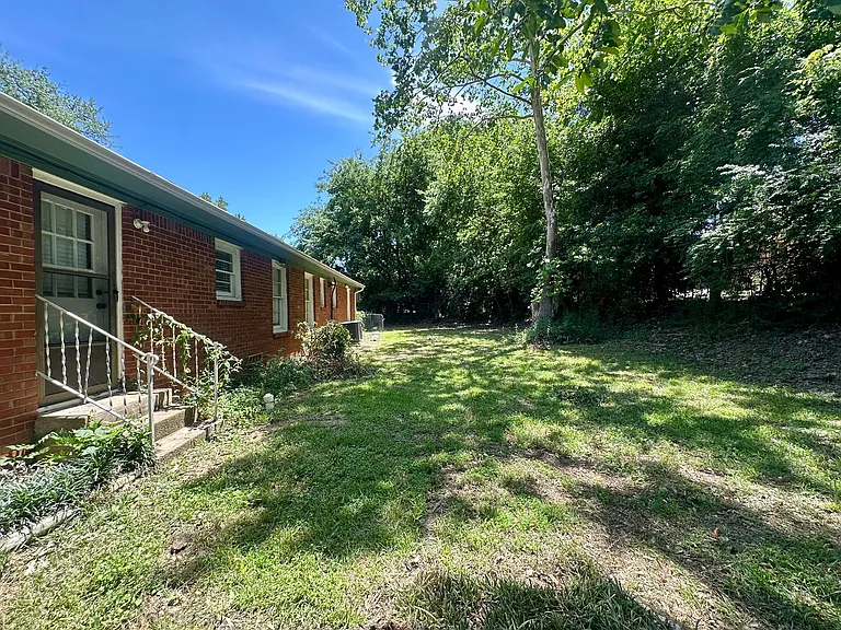 1121 Elizabeth Dr — Photo 19