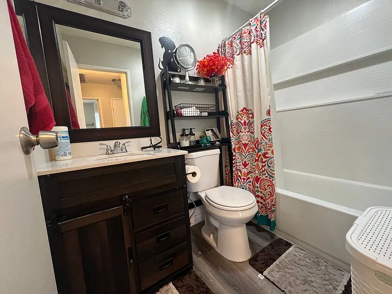231 Fullerton Ave — Photo 10