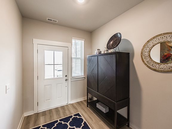 4th image of 5039 Percival Dr