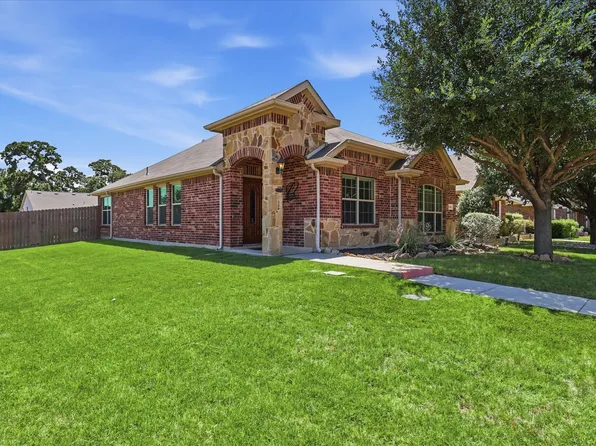 9024 Stewart St, Aubrey, TX 76227
