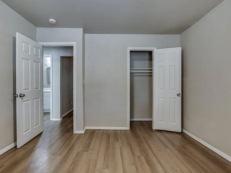 1005 SW 63rd St — Photo 44