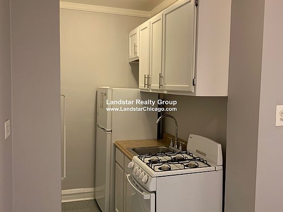 3rd image of 5737 N Kenmore Ave #203