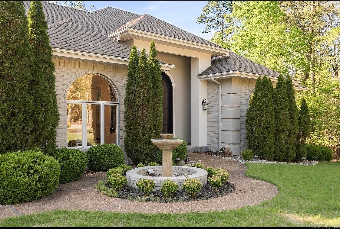 29 Diamante Blvd