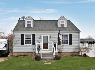 2413 Cambridge St, East Meadow, NY 11554