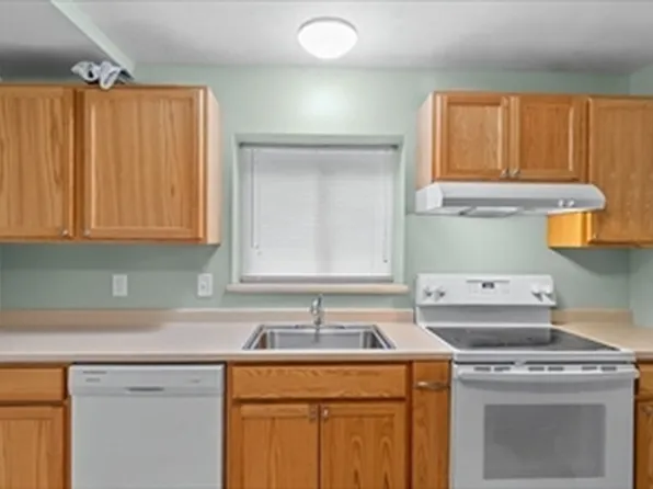 (undisclosed Address), Fall River, MA 02721