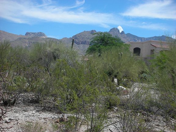 2nd image of 6431 N Camino Padre Isidoro